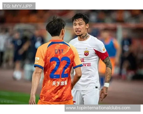 上港主场迎战重庆队全力争胜期待精彩对决