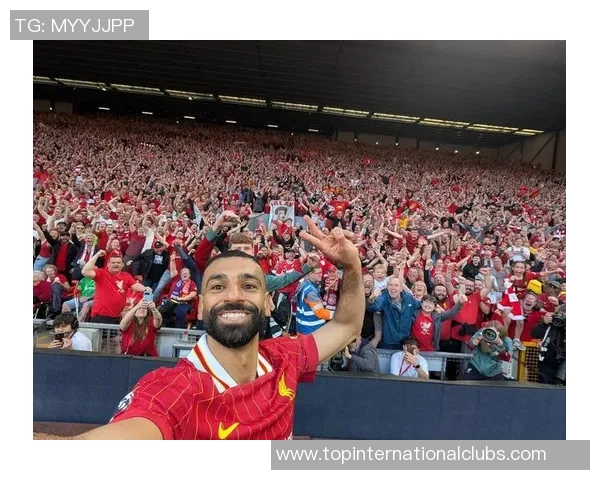 努涅斯在赛场上的崛起与挑战分析：从新星到顶级前锋的成长之路